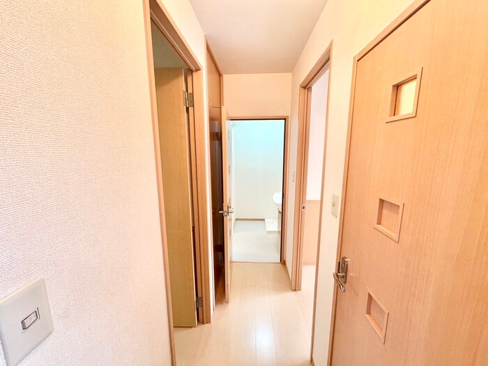 物件内観写真17　(廊下)