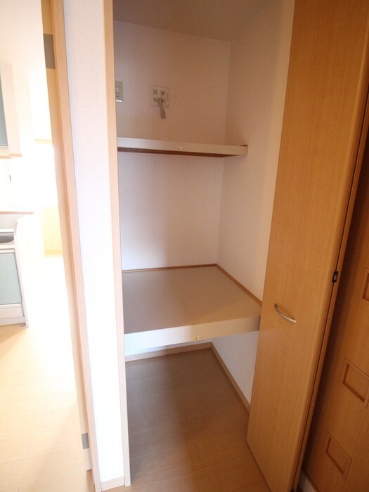 物件内観写真22　(収納)