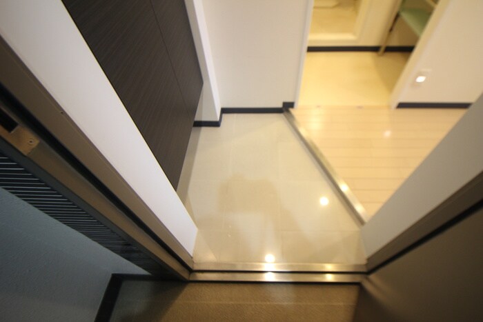 物件内観写真17　(玄関)