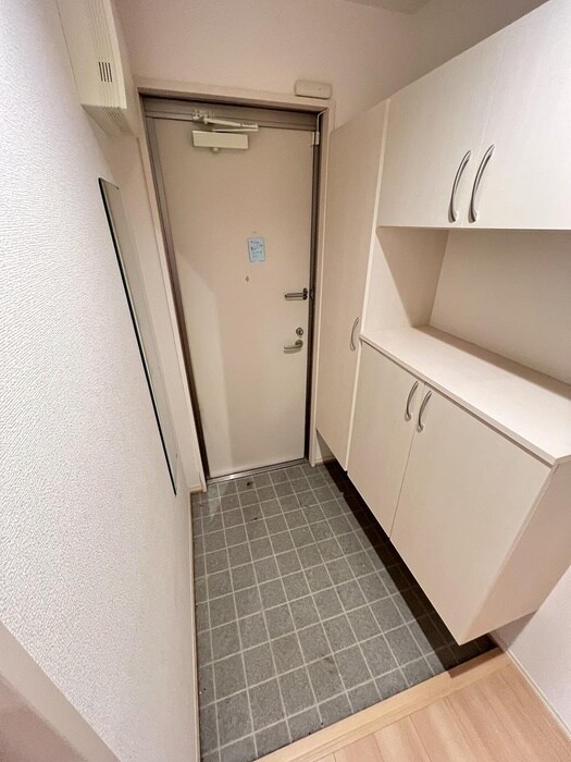 物件内観写真19　(玄関)