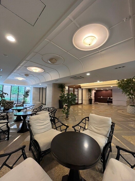 物件外観写真6　(エントランス部分)