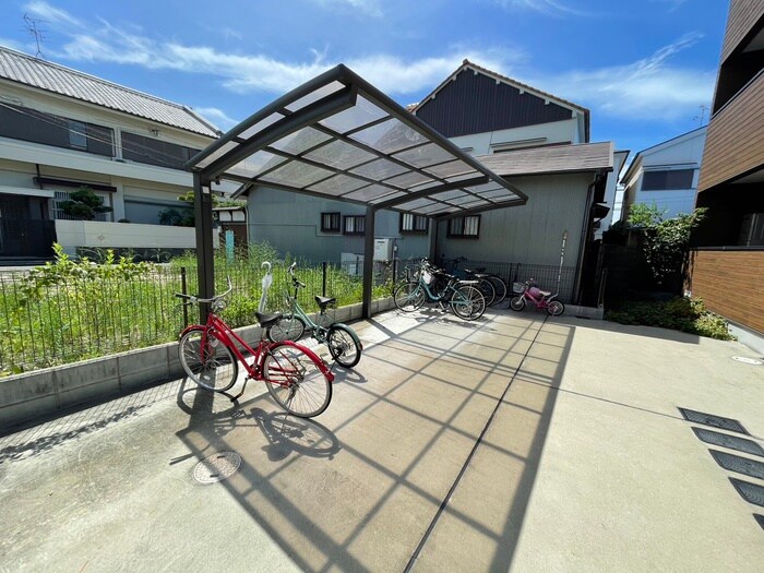 物件外観写真3　(駐輪場)