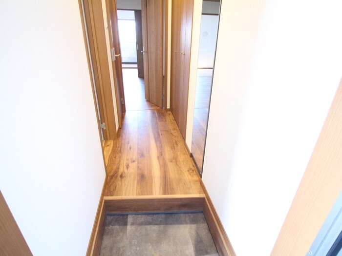 物件内観写真17　(廊下)