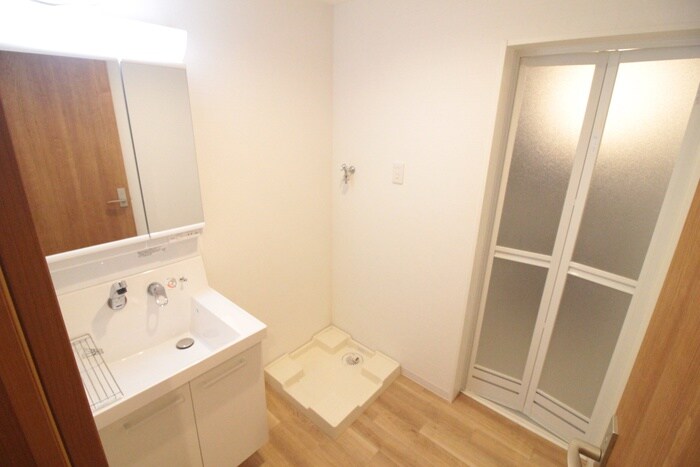 物件内観写真18　(洗濯機置場)