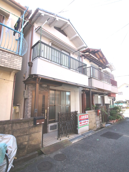 萱振町5丁目貸家