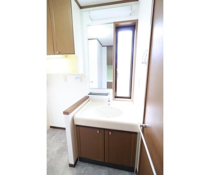 物件内観写真13　(洗面)