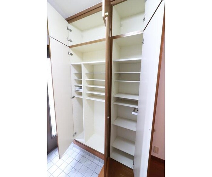 物件内観写真18　(靴箱)