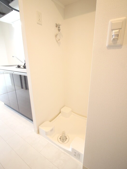 物件内観写真10　(洗濯機置場)