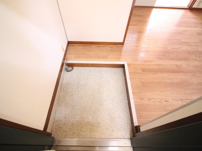 物件内観写真15　(玄関)