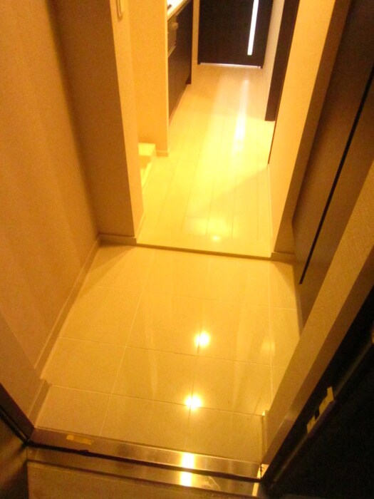 物件内観写真7　(玄関)