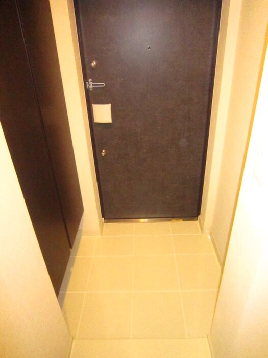 物件内観写真8　(玄関)