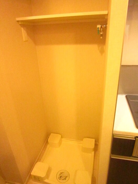 物件内観写真10　(洗濯機置場)