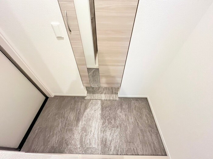 物件内観写真14　(玄関)