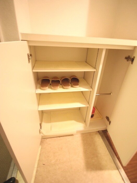 物件内観写真17　(靴箱)