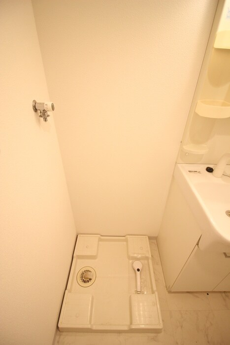 物件内観写真18　(洗濯機置場)