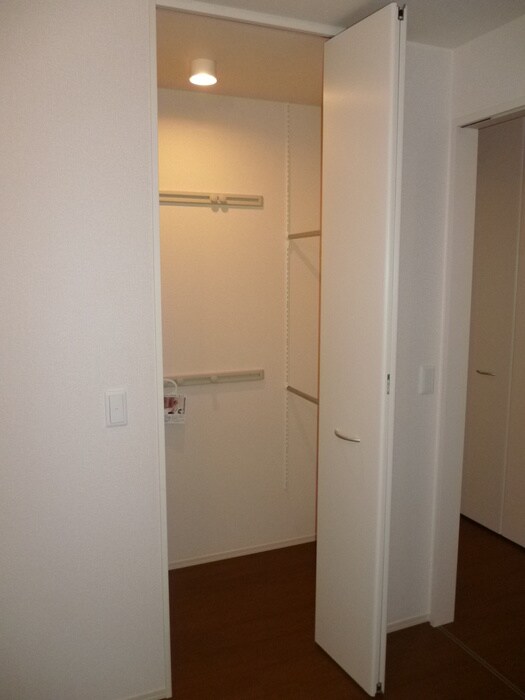 物件内観写真11　(収納)