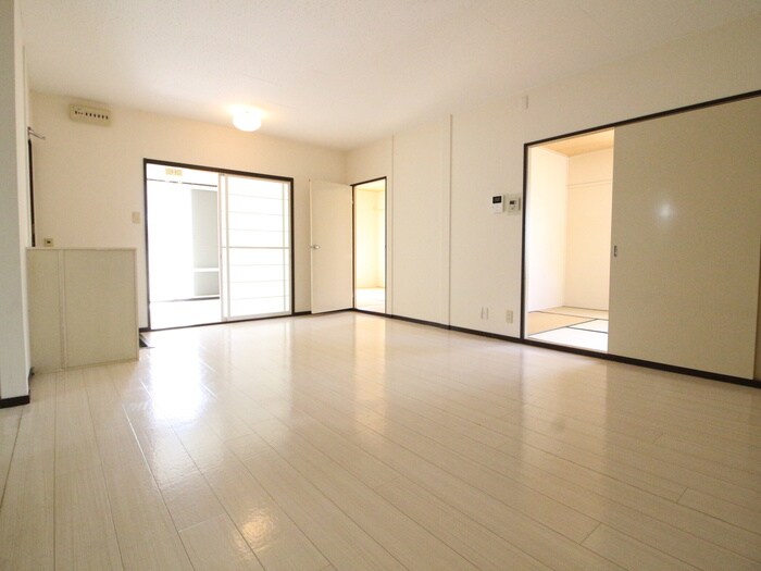 物件内観写真4　(居室)