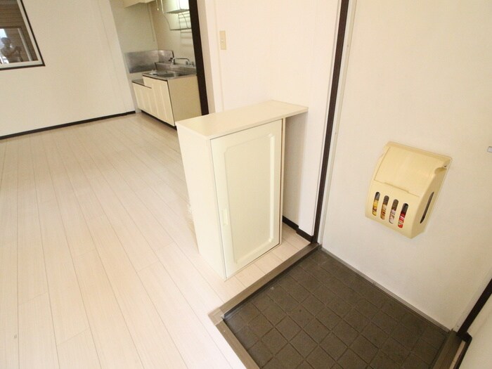 物件内観写真8　(靴箱)