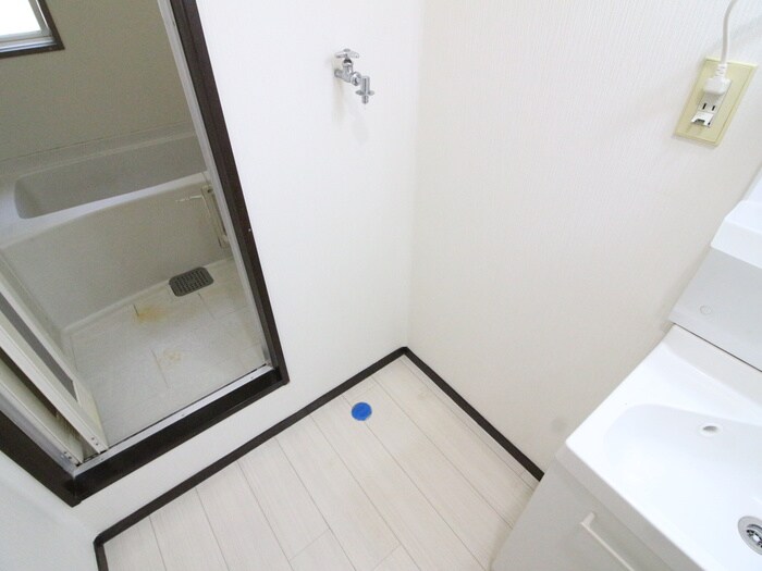 物件内観写真11　(洗濯機置場)