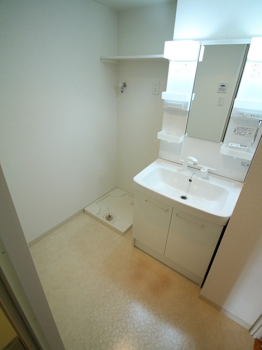 物件内観写真14　(洗濯機置場)