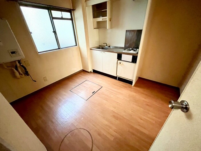 物件内観写真8　(居室)