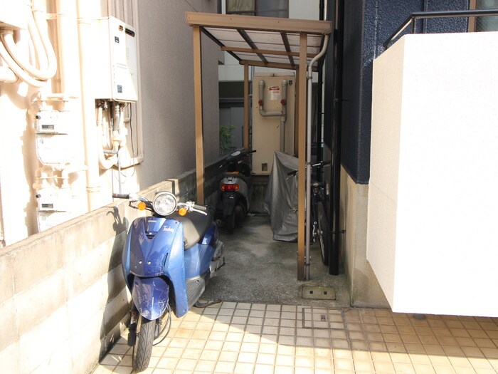 物件外観写真3　(駐輪場)