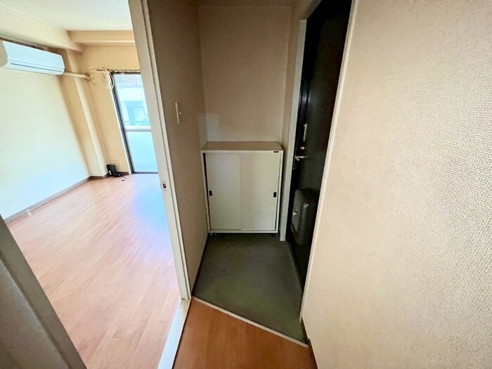 物件内観写真18　(玄関)