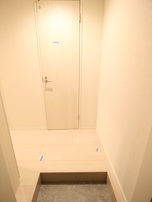 物件内観写真12　(玄関)
