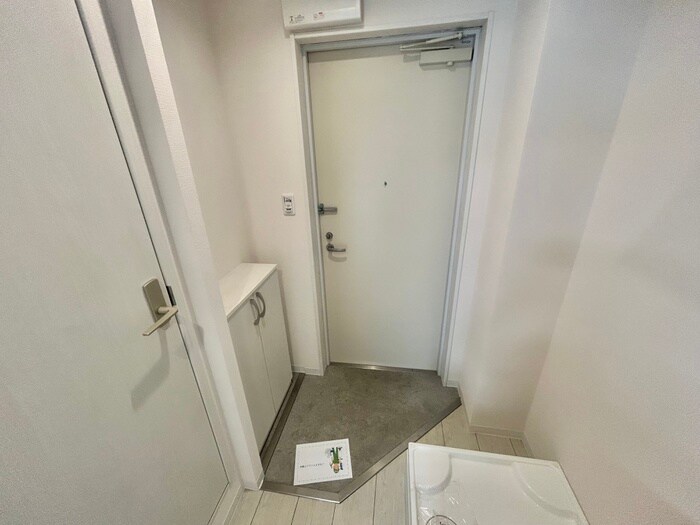 物件内観写真7　(玄関)