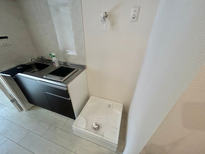 物件内観写真18　(洗濯機置場)