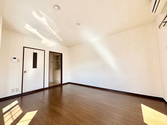 物件内観写真8　(居室)