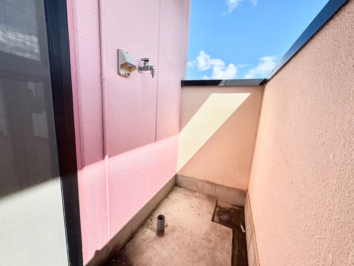 物件内観写真16　(洗濯機置場)