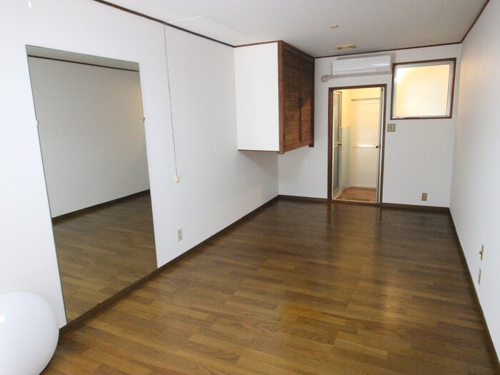 物件内観写真10　(居室)