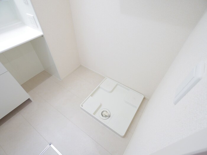 物件内観写真16　(洗濯機置場)