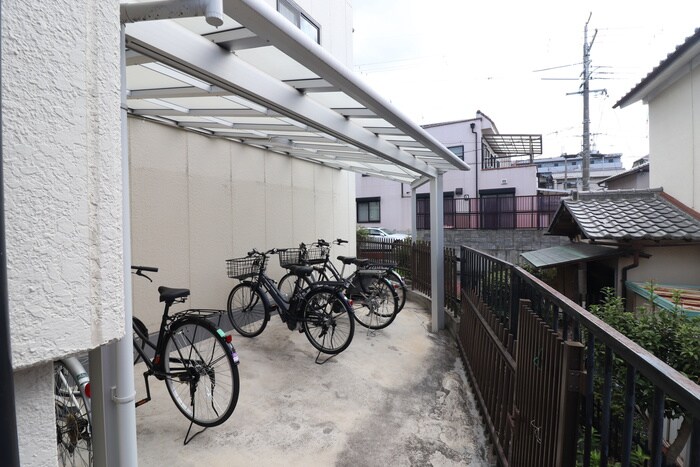 物件外観写真3　(駐輪場)