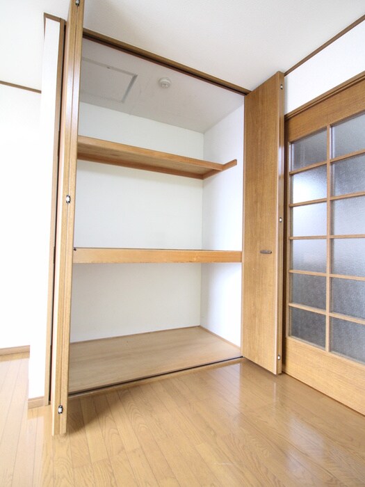 物件内観写真10　(収納)