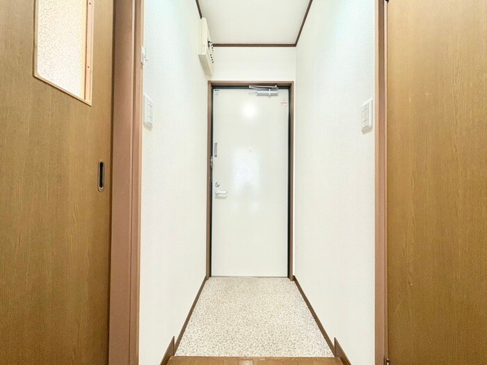 物件内観写真15　(玄関)