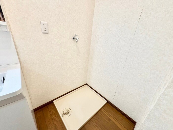 物件内観写真18　(洗濯機置場)