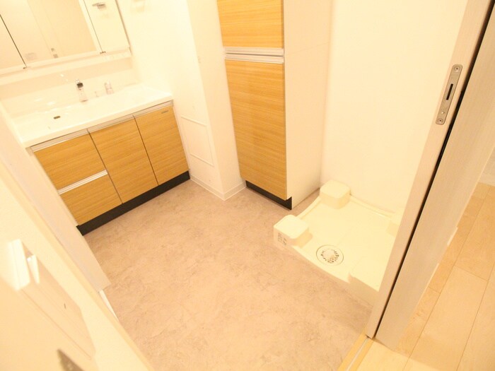 物件内観写真12　(洗濯機置場)