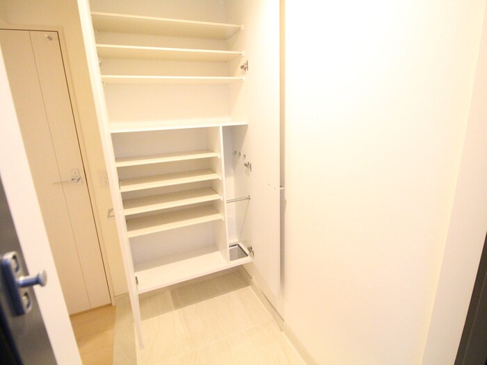 物件内観写真18　(靴箱)