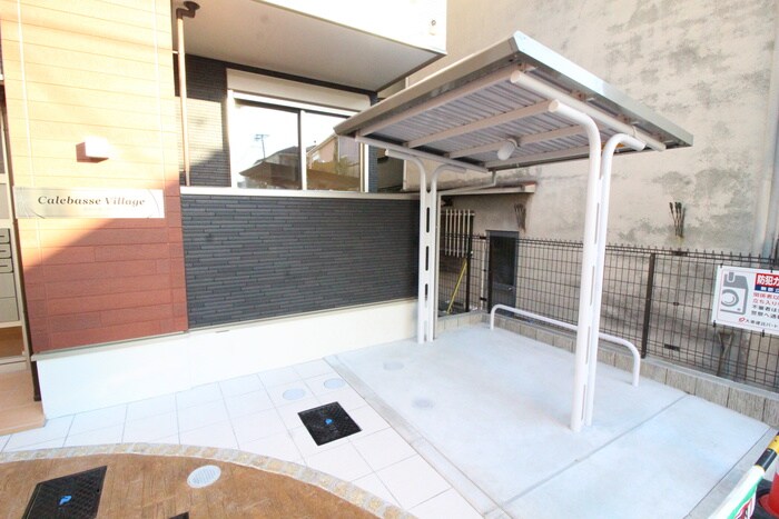 物件外観写真6　(駐輪場)