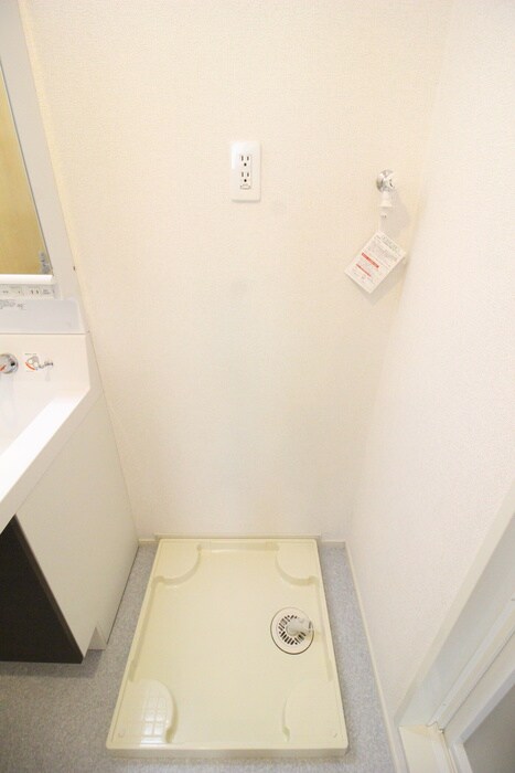 物件内観写真14　(洗濯機置場)