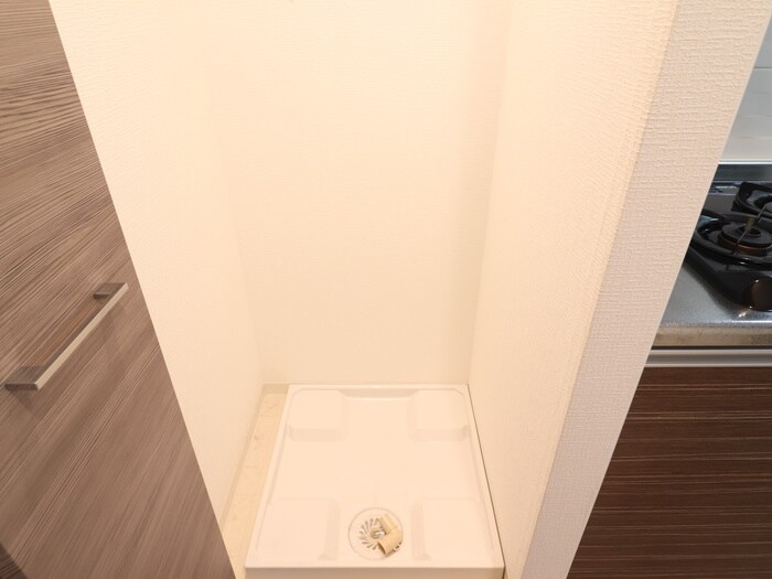 物件内観写真14　(洗濯機置場)