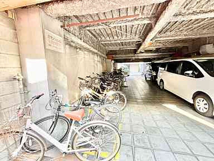 物件外観写真6　(駐輪場)