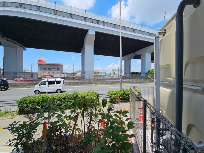 物件内観写真13　(室内からの展望)