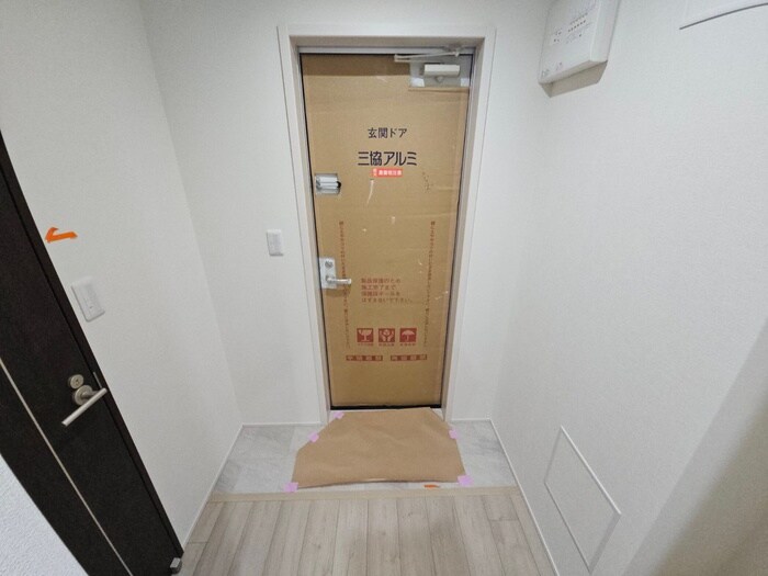 物件内観写真14　(玄関)