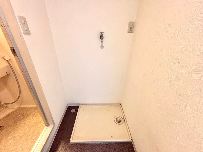 物件内観写真13　(洗濯機置場)