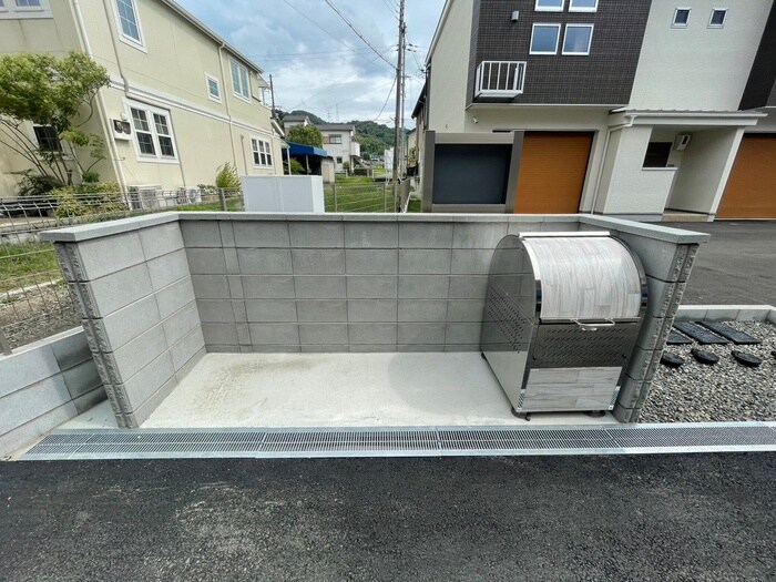 物件外観写真4　(建物設備)