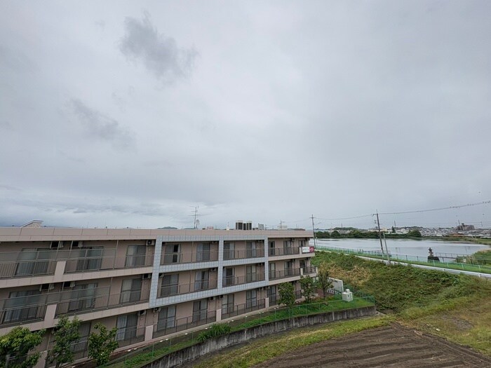 物件内観写真22　(室内からの展望)