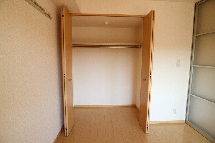 物件内観写真6　(収納)
